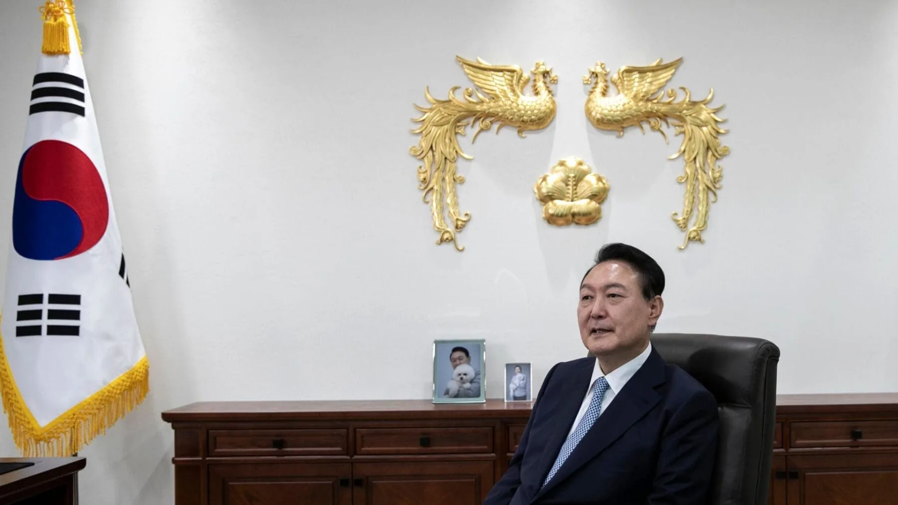 Autoridades arrestan a Yoon Suk-yeol, ex presidente de Corea del Sur que declaró la ley marcial en el país