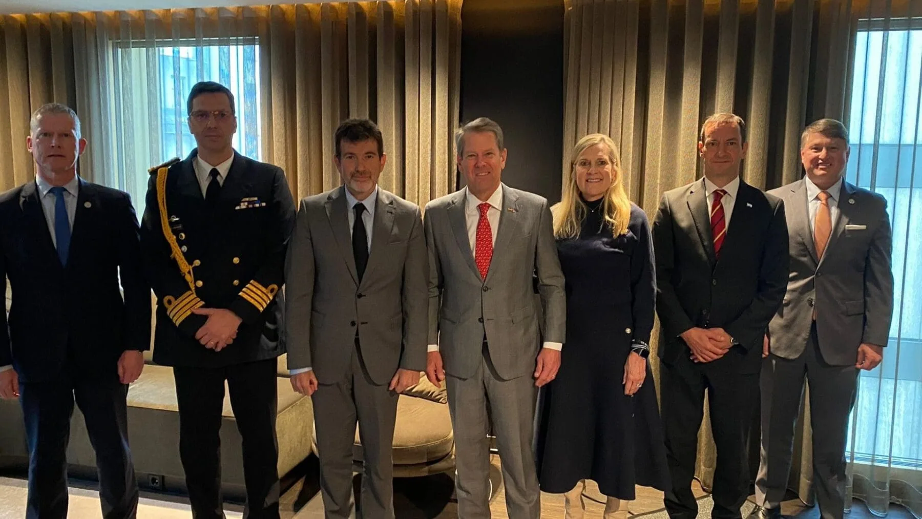 Reunión clave entre Argentina y el estado de Georgia en la Conferencia de Múnich – Cooperación en defensa y reducción de la dependencia de China como puntos clave