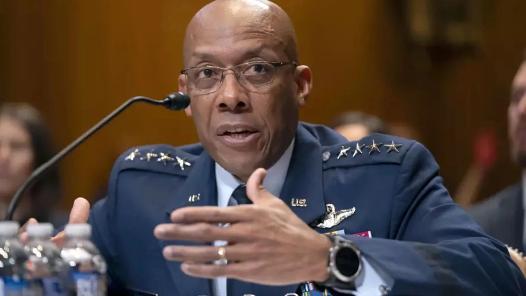 El Jefe del Estado Mayor Conjunto de EE.UU. se dirige a la frontera con México mientras aumenta la presencia militar