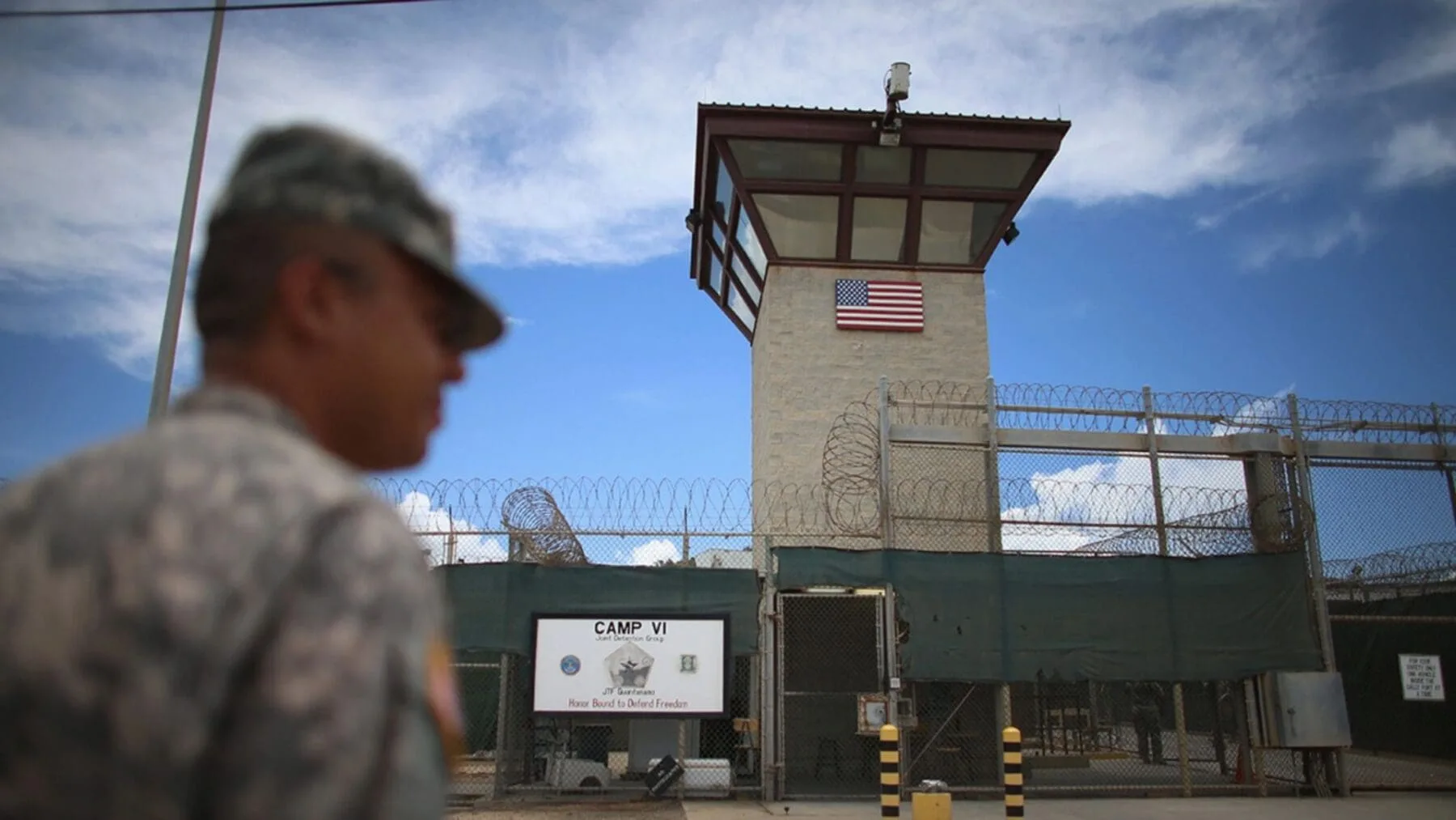 Estados Unidos despliega más de 300 soldados en Guantánamo para el control de inmigrantes detenidos