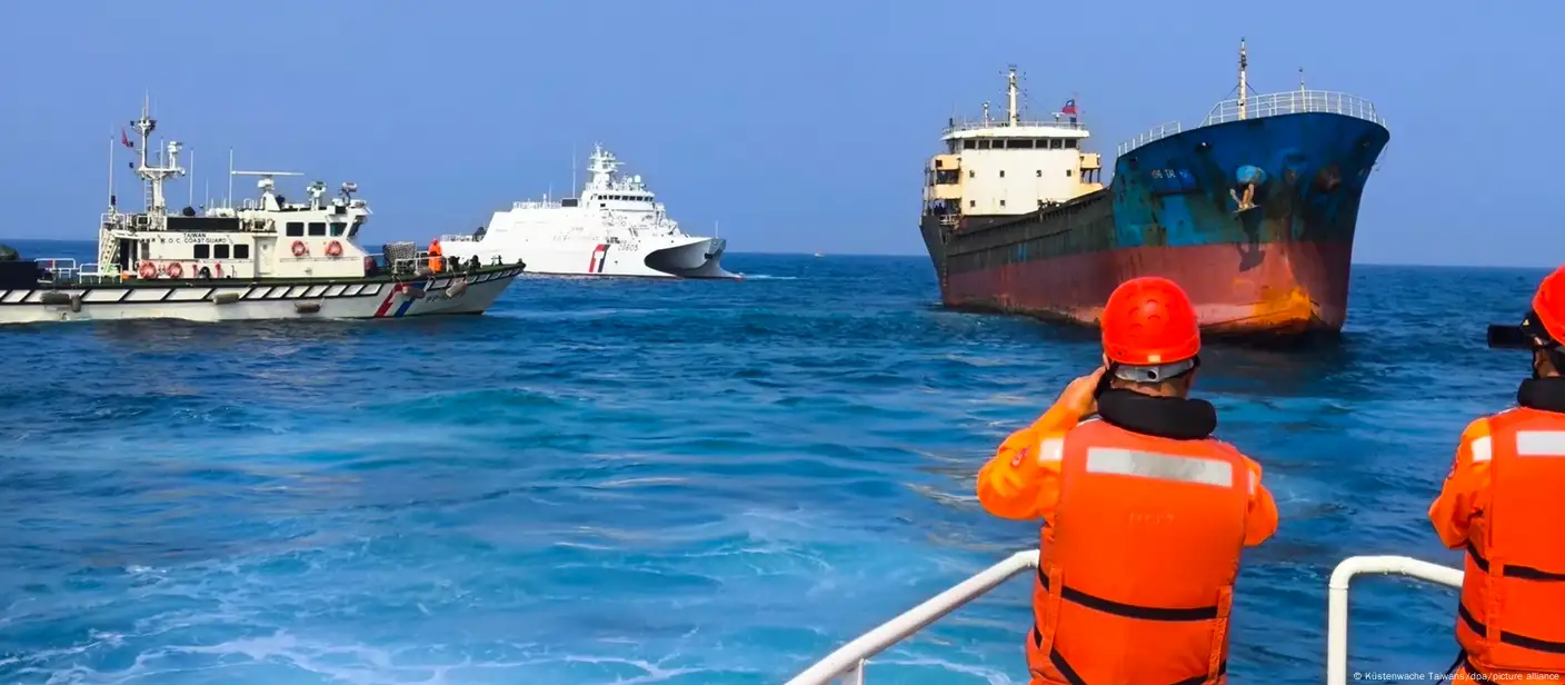 Taiwán intercepta buque chino tras corte de cable submarino en el estrecho