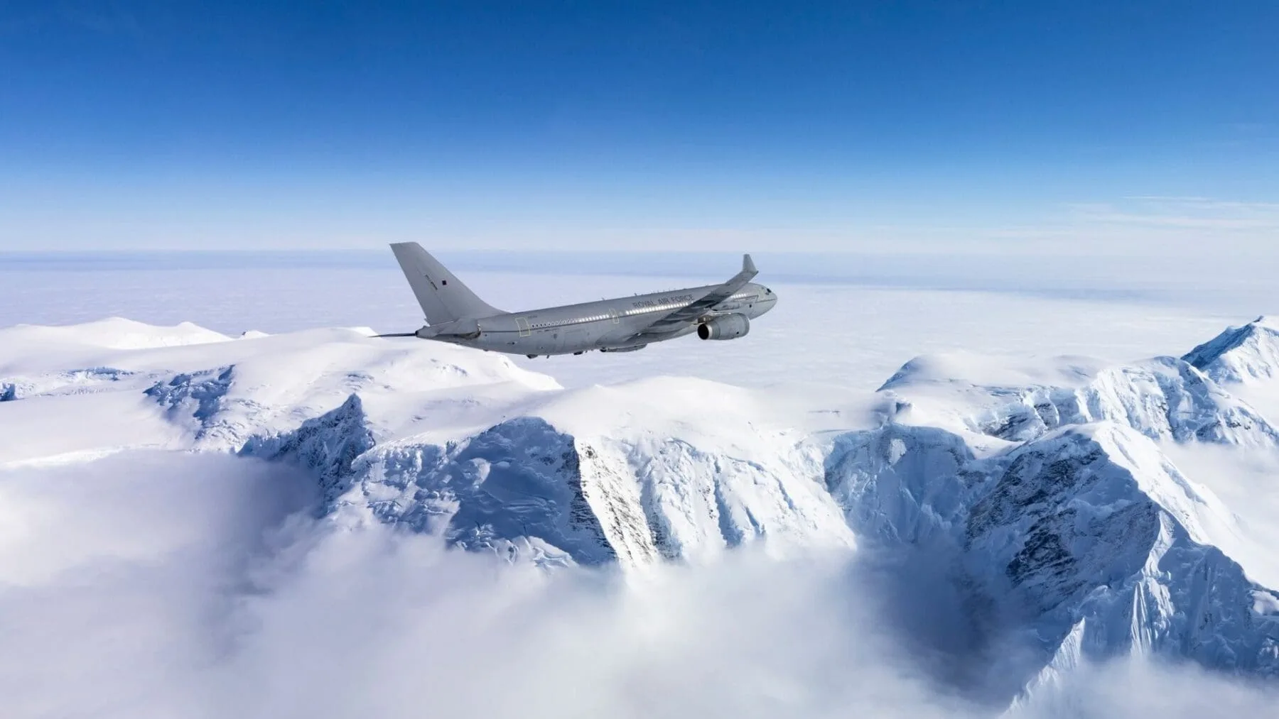La Real Fuerza Aérea Británica despliega aviones desde las Islas Malvinas hacia la Antártida en una misión científica