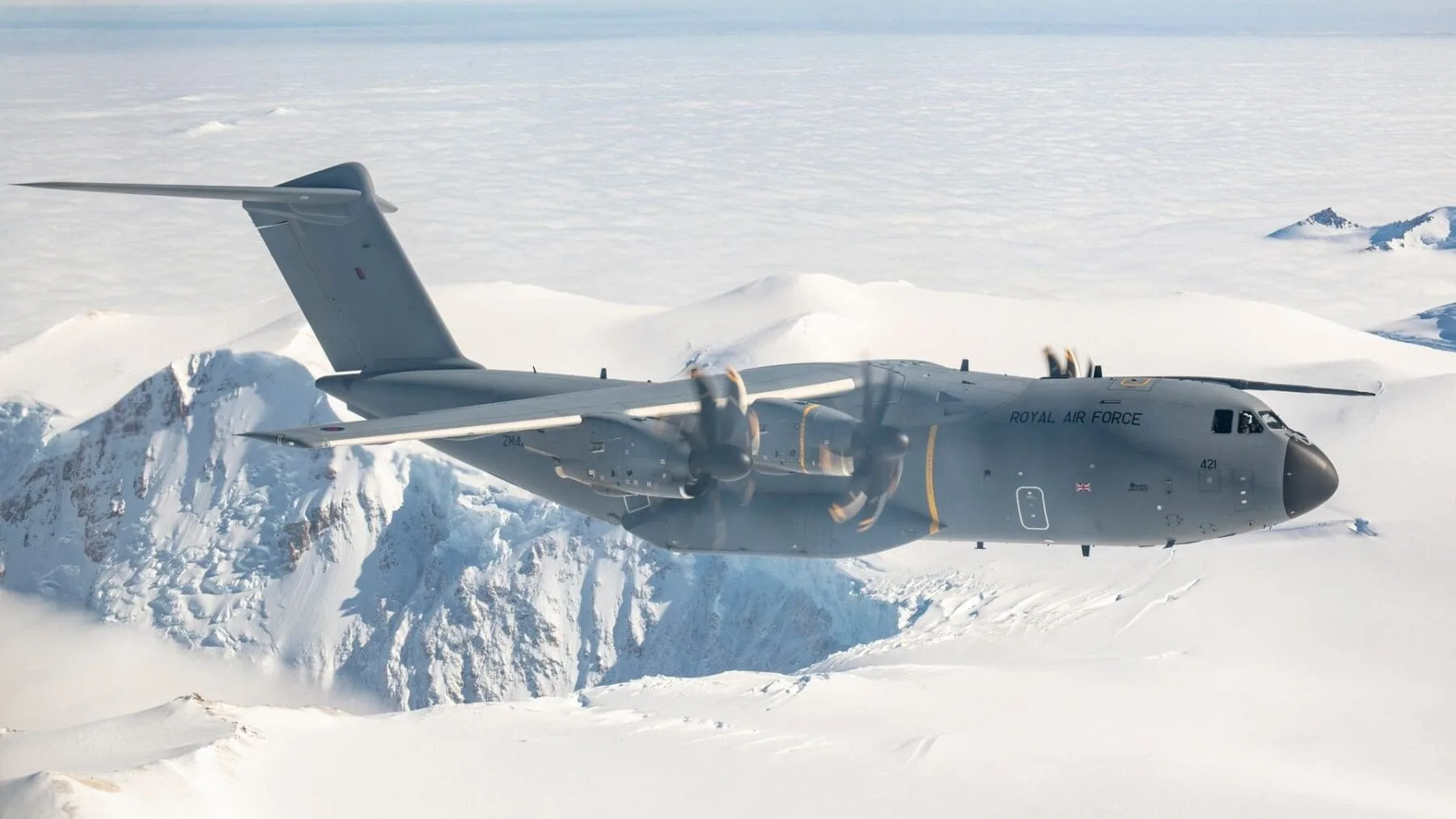 La Real Fuerza Aérea Británica despliega aviones desde las Islas Malvinas hacia la Antártida en una misión científica
