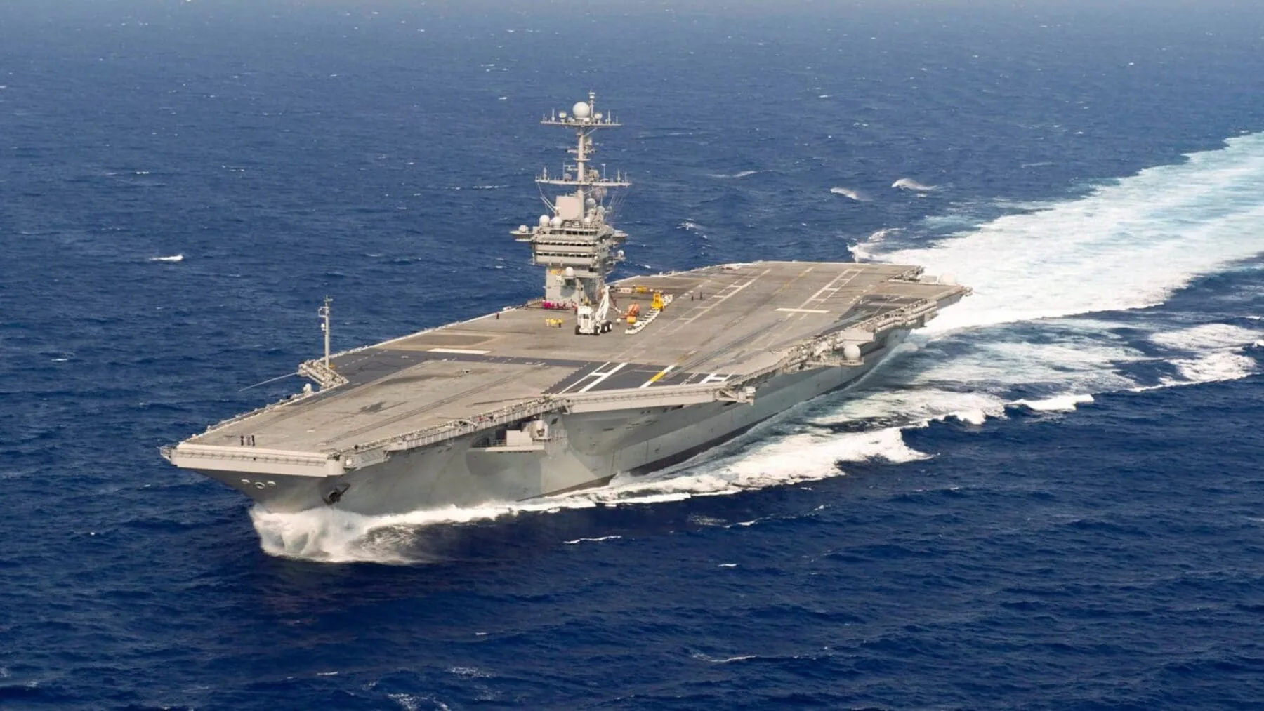 EE.UU aumenta su presencia en Medio Oriente en respuesta a Irán y los rebeldes hutíes