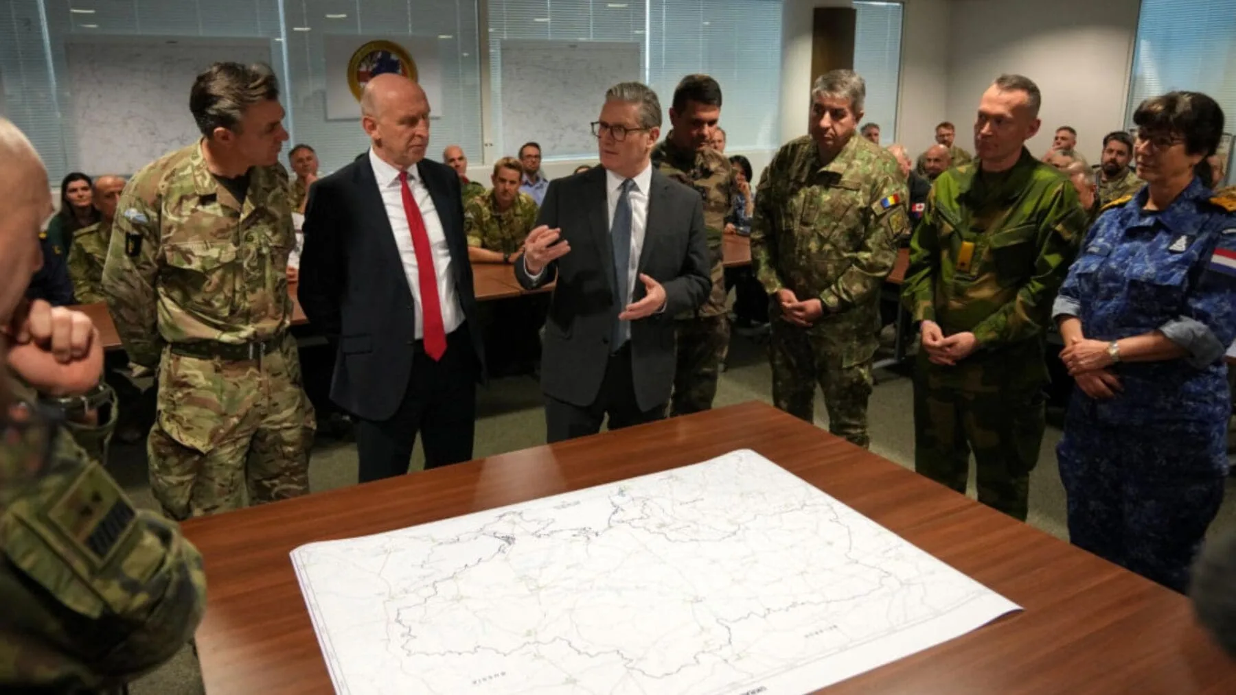 Ministros de Defensa de Europa se reúnen en Reino Unido para discutir el despliegue de tropas en Ucrania