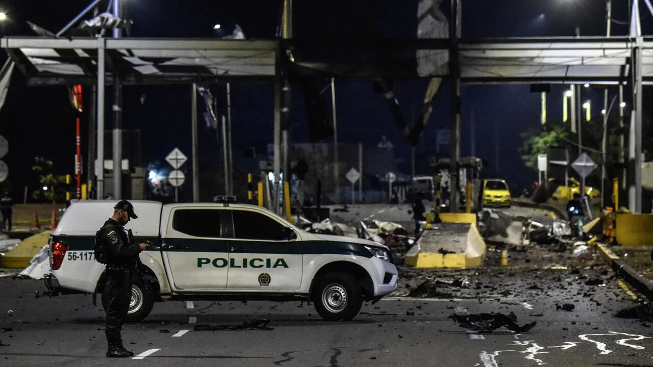 Colombia: reportes indican nuevos atentados a las fuerzas policiales en todo el país