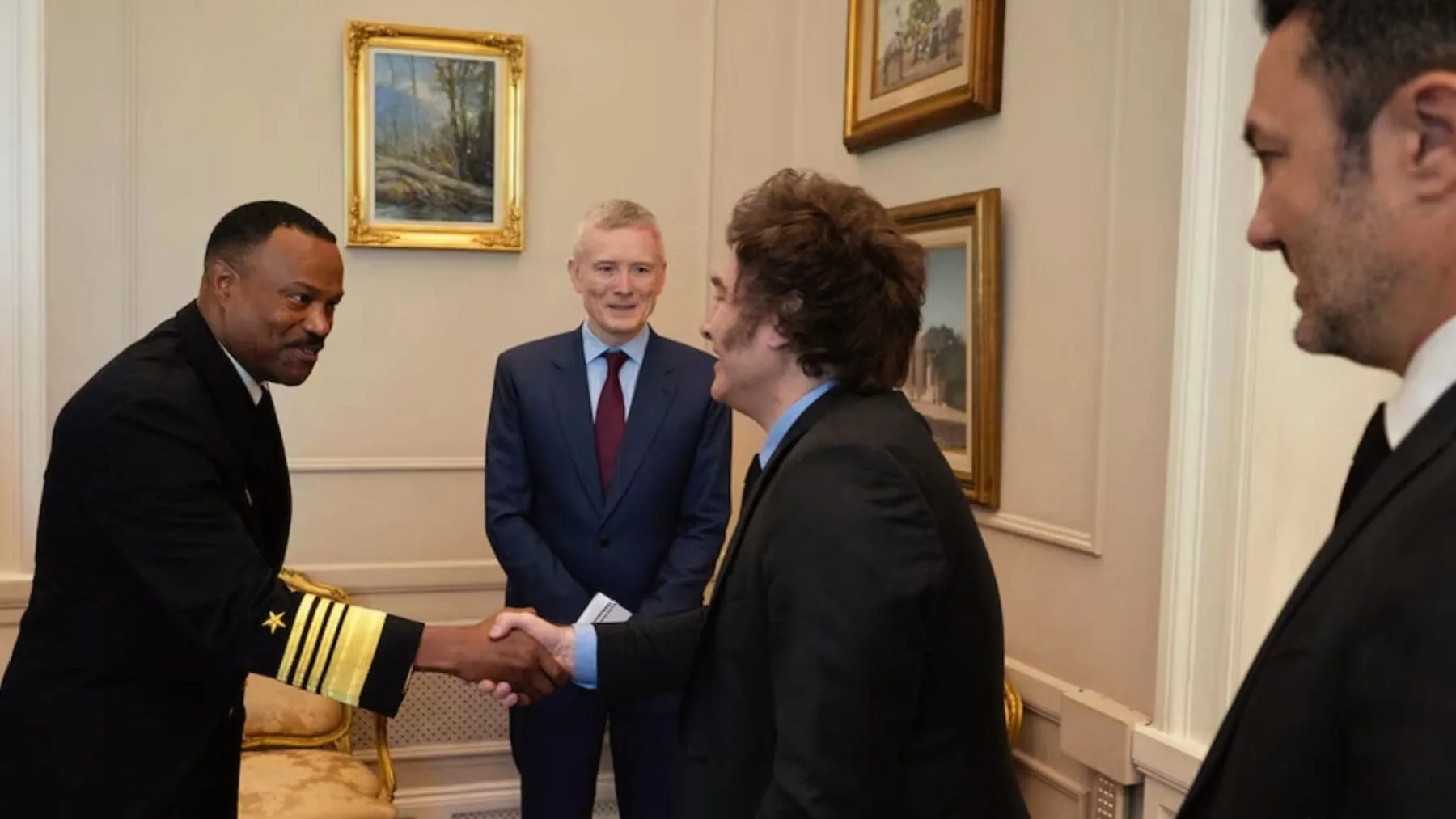 El jefe del Comando Sur de Estados Unidos arriba a la Argentina para reunirse con Petri y Milei