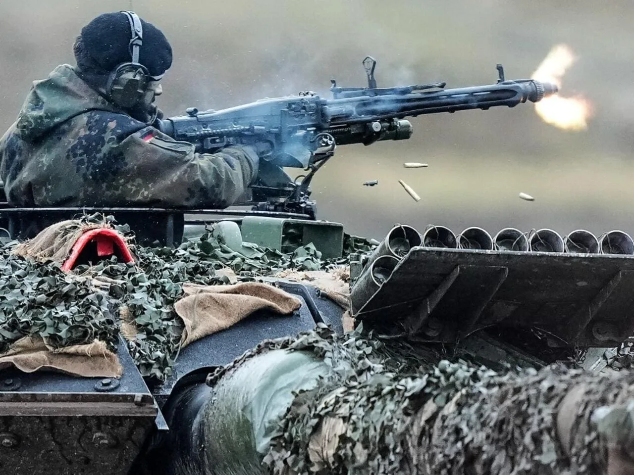 Crece el gasto militar a nivel global: el gasto en Europa y Medio Oriente se dispara