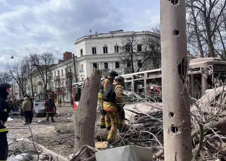 13/04/2025 Ataque ruso con misiles en Sumy, Ucrania.
El enviado especial de la Presidencia estadounidense para Ucrania, Keith Kellogg, ha condenado el ataque con misiles rusos de este domingo sobre la ciudad de Sumy y ha denunciado que "rebasa todos los límites de la decencia".
POLITICA EUROPA UCRANIA
REGIÓN DE SUMY