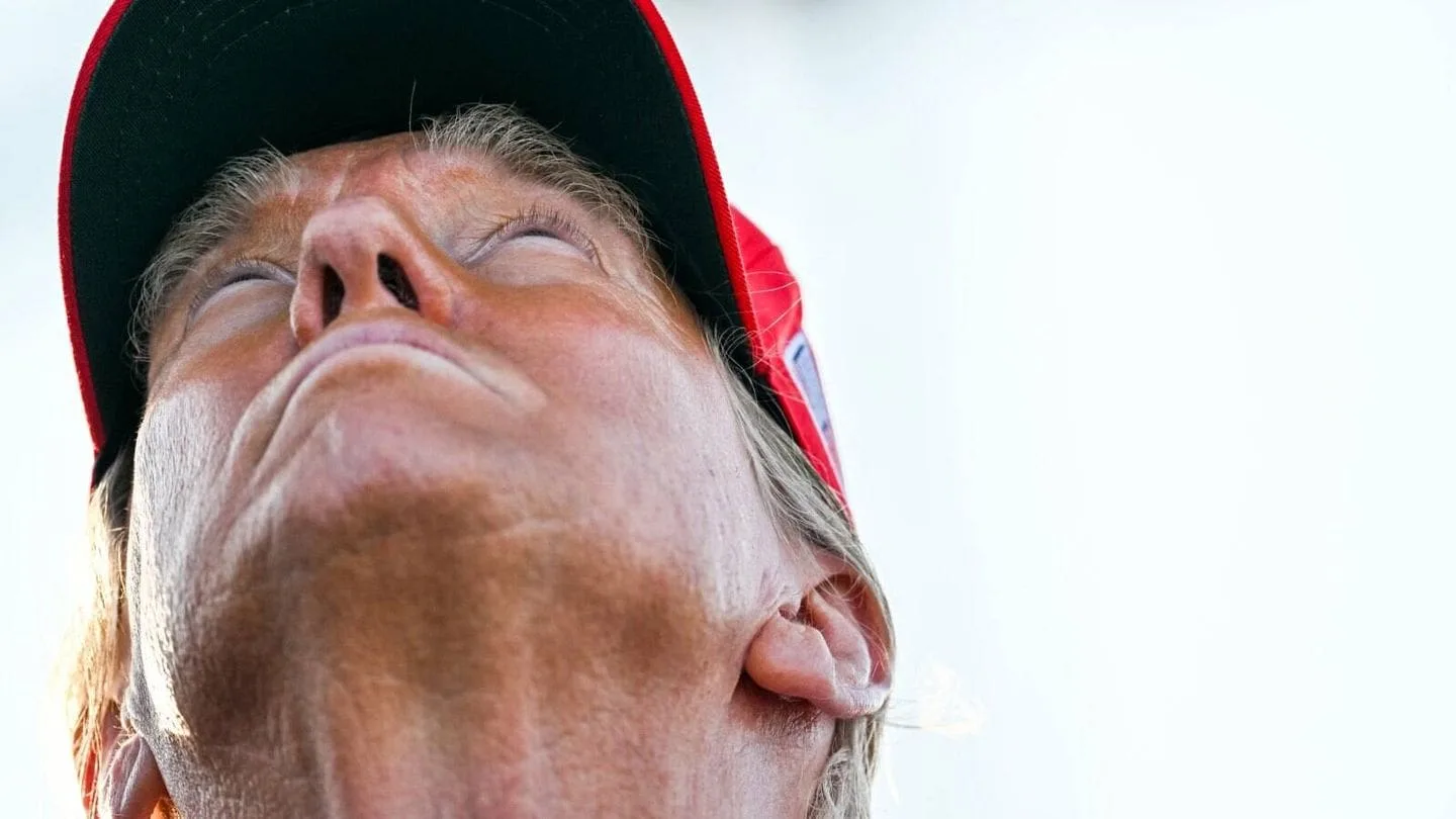 Cien días de Trump – entre promesas de paz, fracasos diplomáticos y creciente tensión global