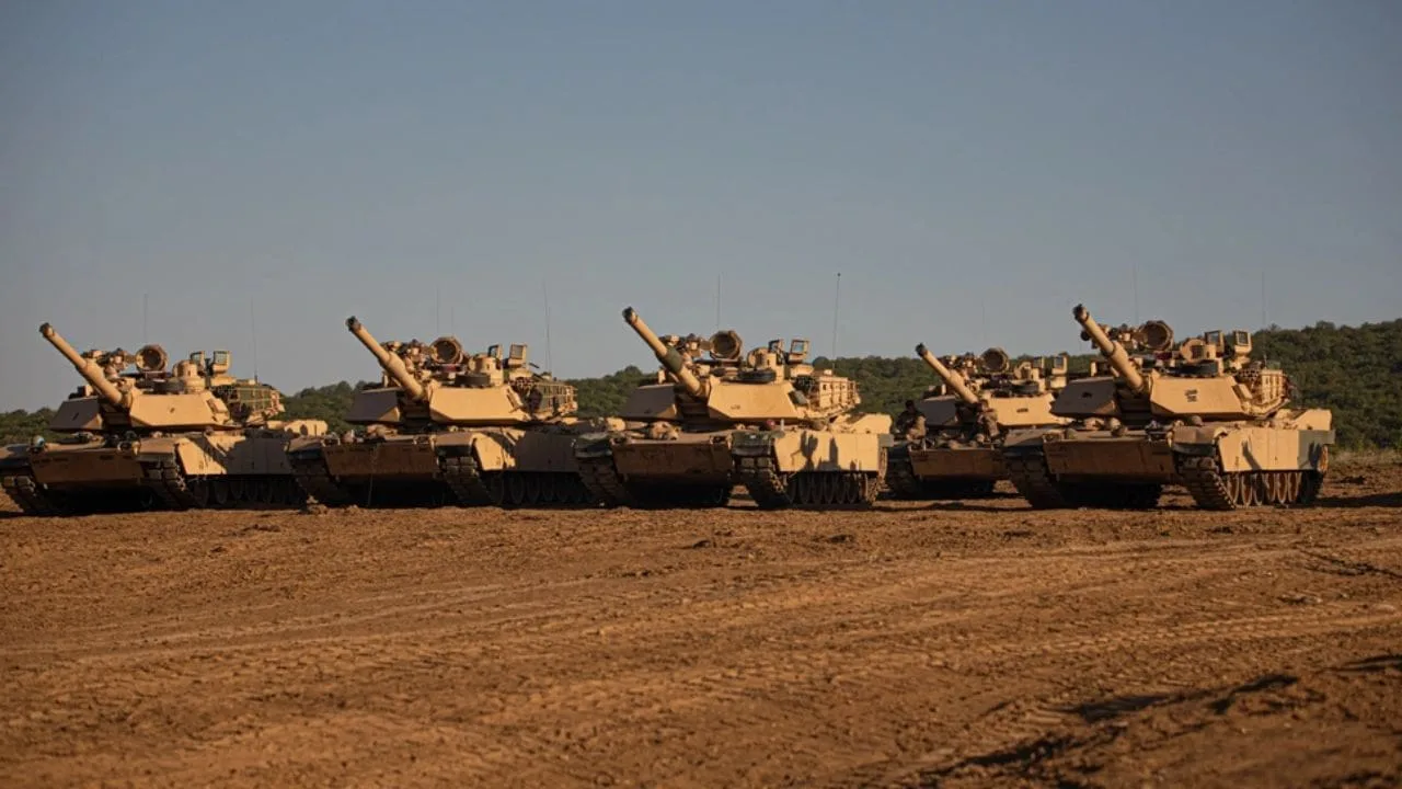 El Ejército de los Estados Unidos se prepara para desplegar tanques y vehículos blindados con motivo del desfile militar en conmemoración del aniversario de la institución y el cumpleaños de Donald Trump