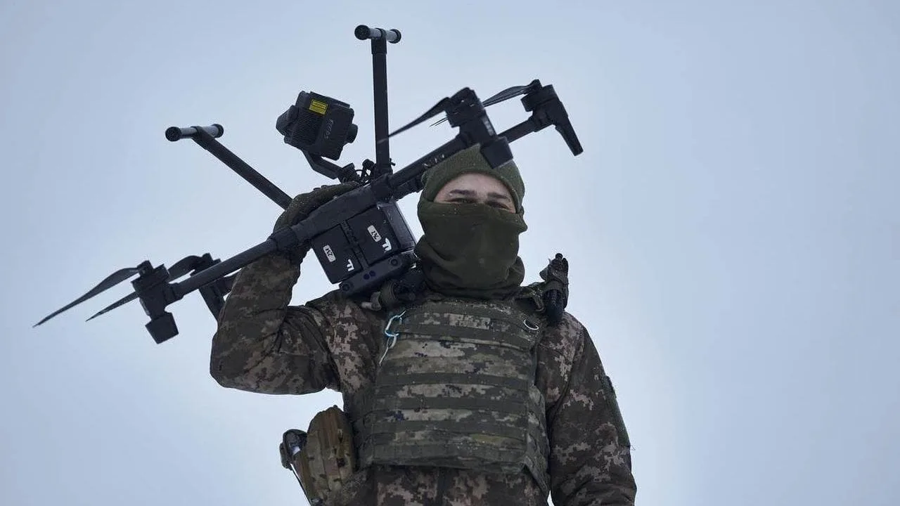 Drones sobre el frente – cómo Ucrania redefinió el conflicto con Rusia