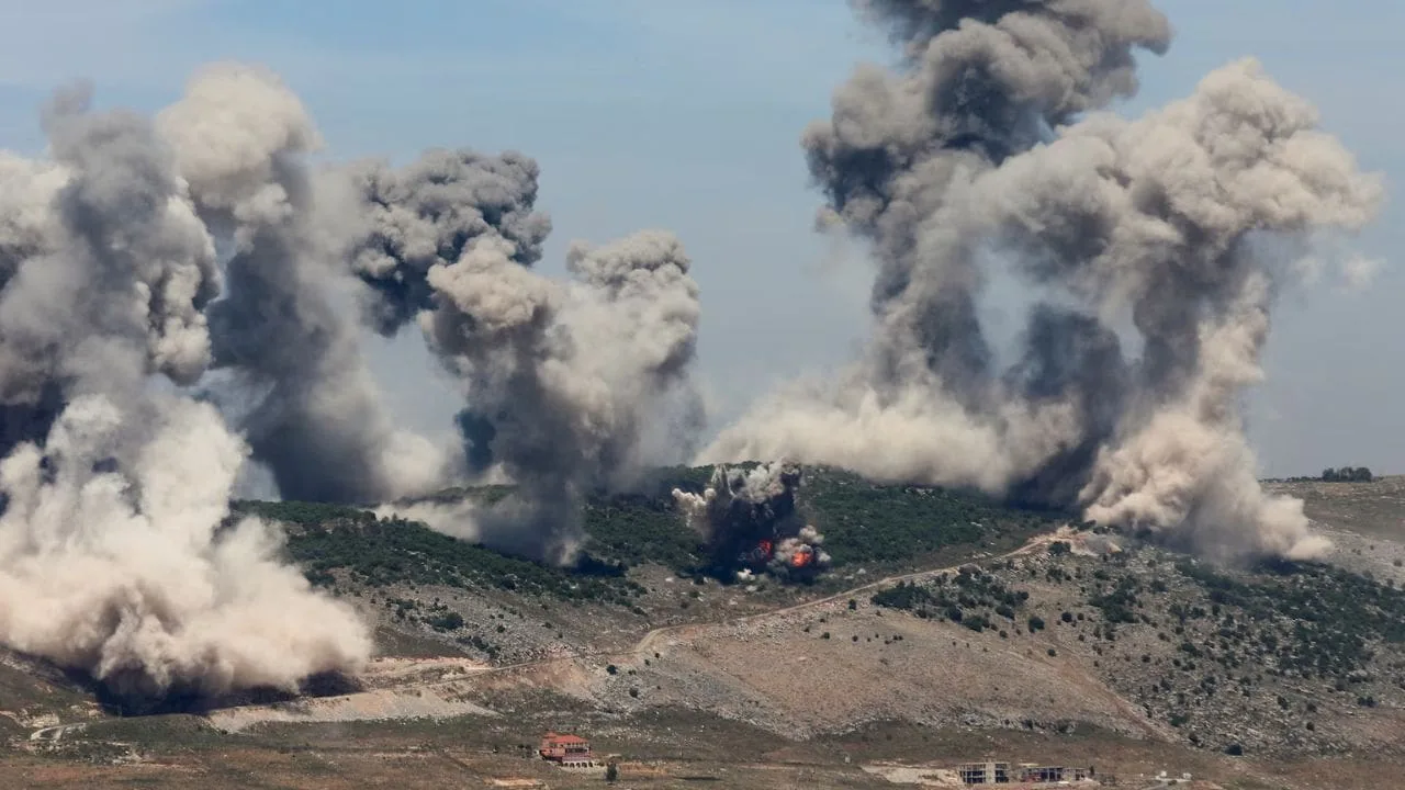 Nuevos ataques de la Fuerza de Defensa de Israel golpean a Hezbolá en el sur del Líbano mientras escalan los frentes regionales