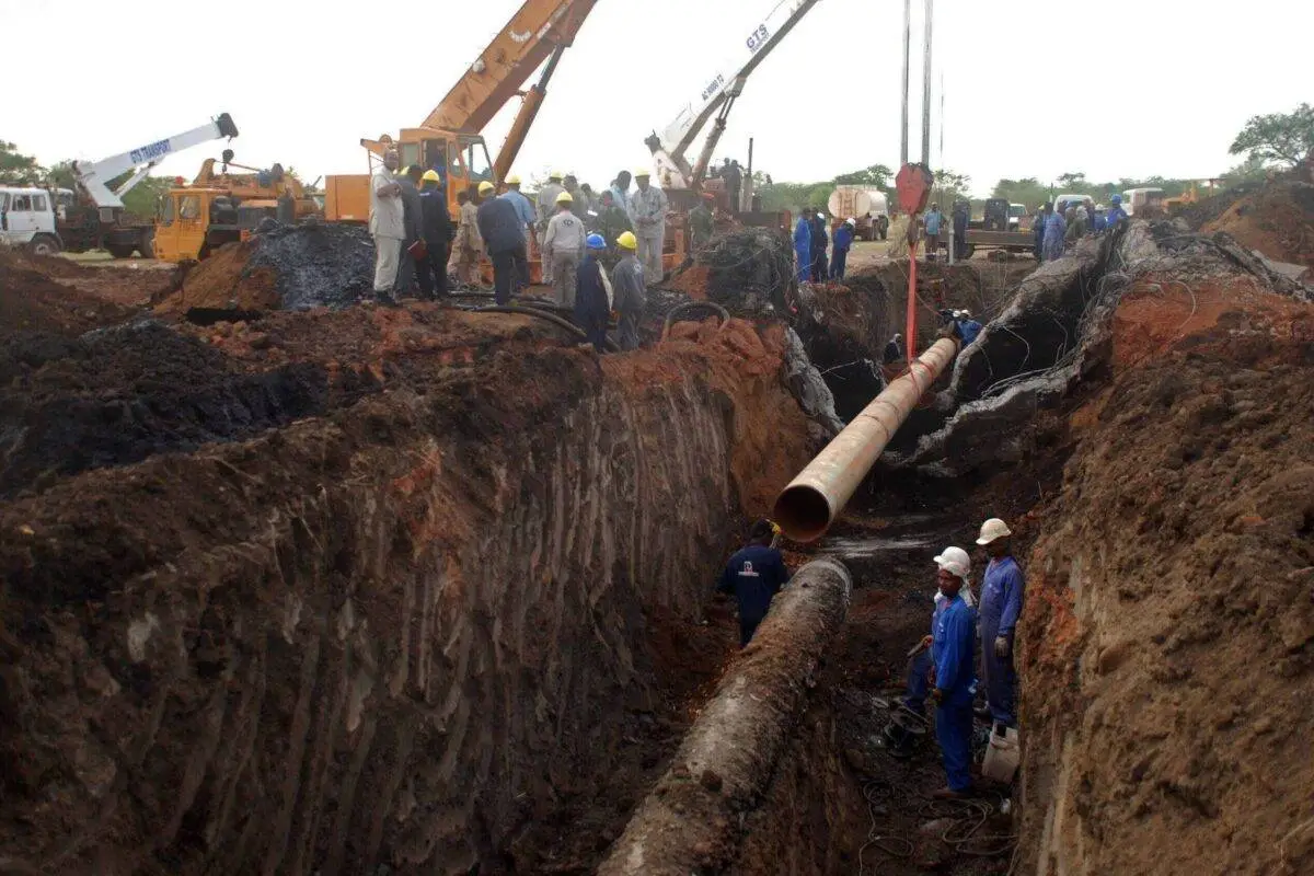 La guerra en Sudán paraliza la exportación de petróleo en Sudán del Sur y amenaza con colapsar su economía
