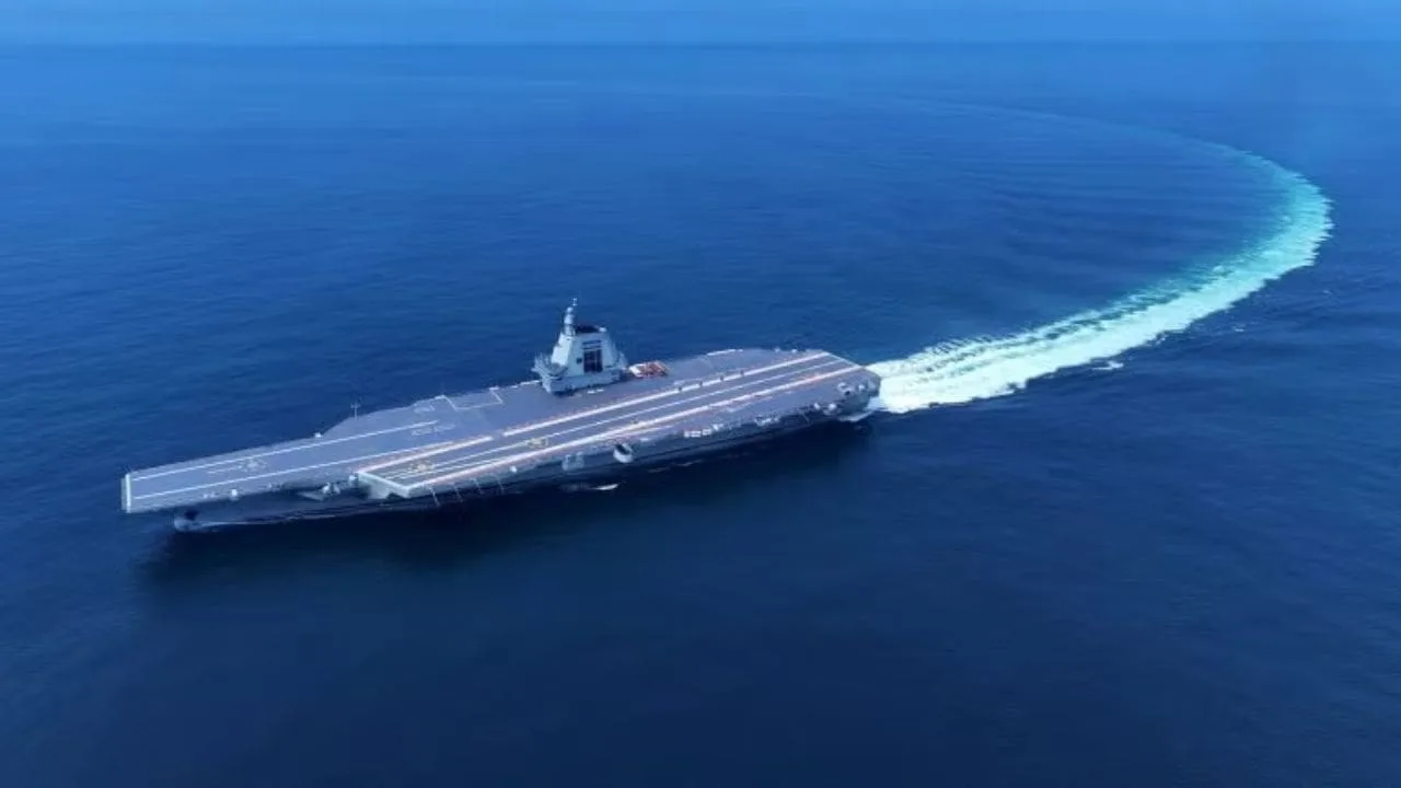 El portaviones chino Fujian, el más moderno de la Armada china, ya está en servicio / Crédito: Armada de China