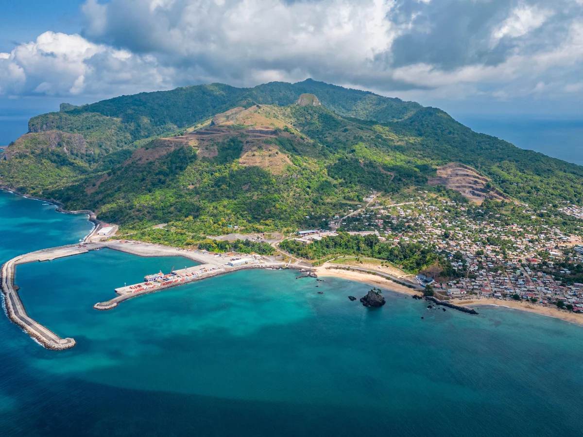 Argentina podría avanzar hacia un perfil tricontinental tras el pedido de asociación de las Islas Annobón y se especula con una posible presencia militar humanitaria en África