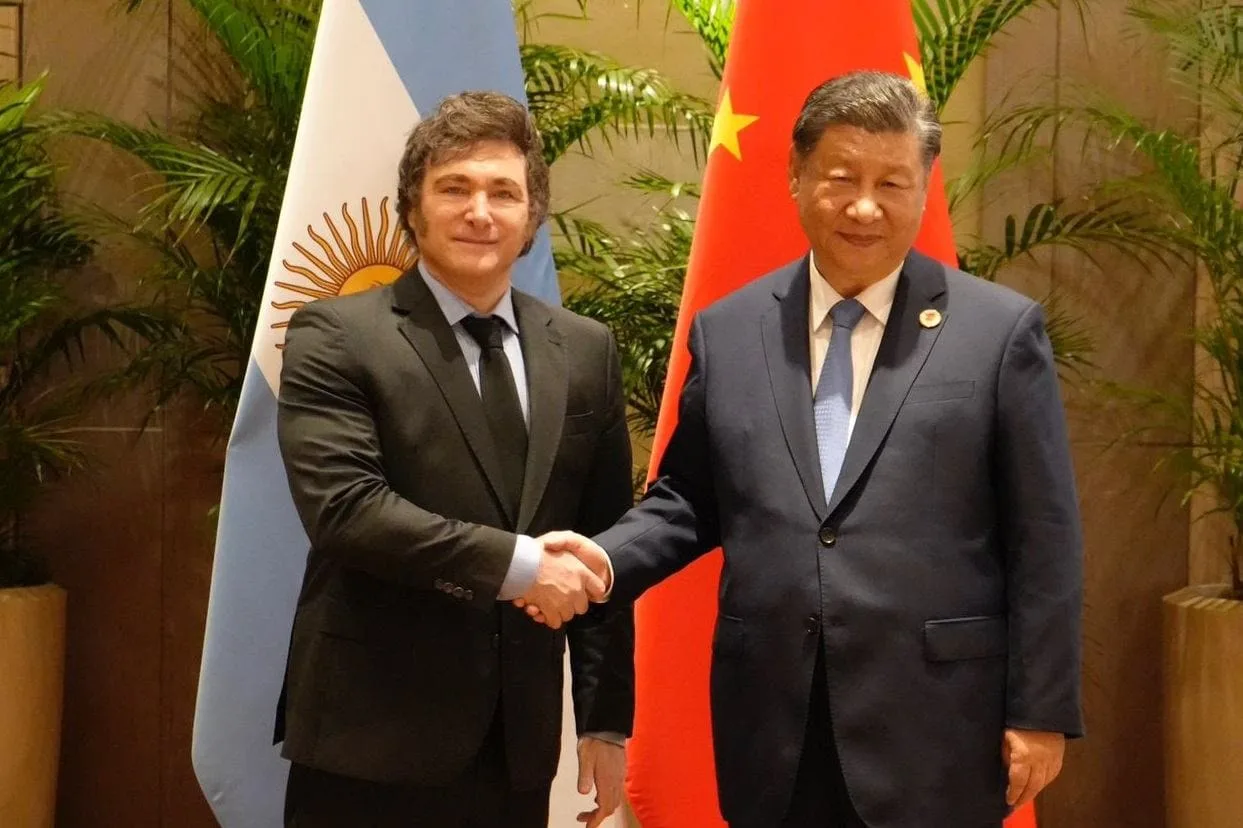 Javier Milei deberá enfriar la relación con China para mantener el apoyo de Estados Unidos, según le pidió Donald Trump