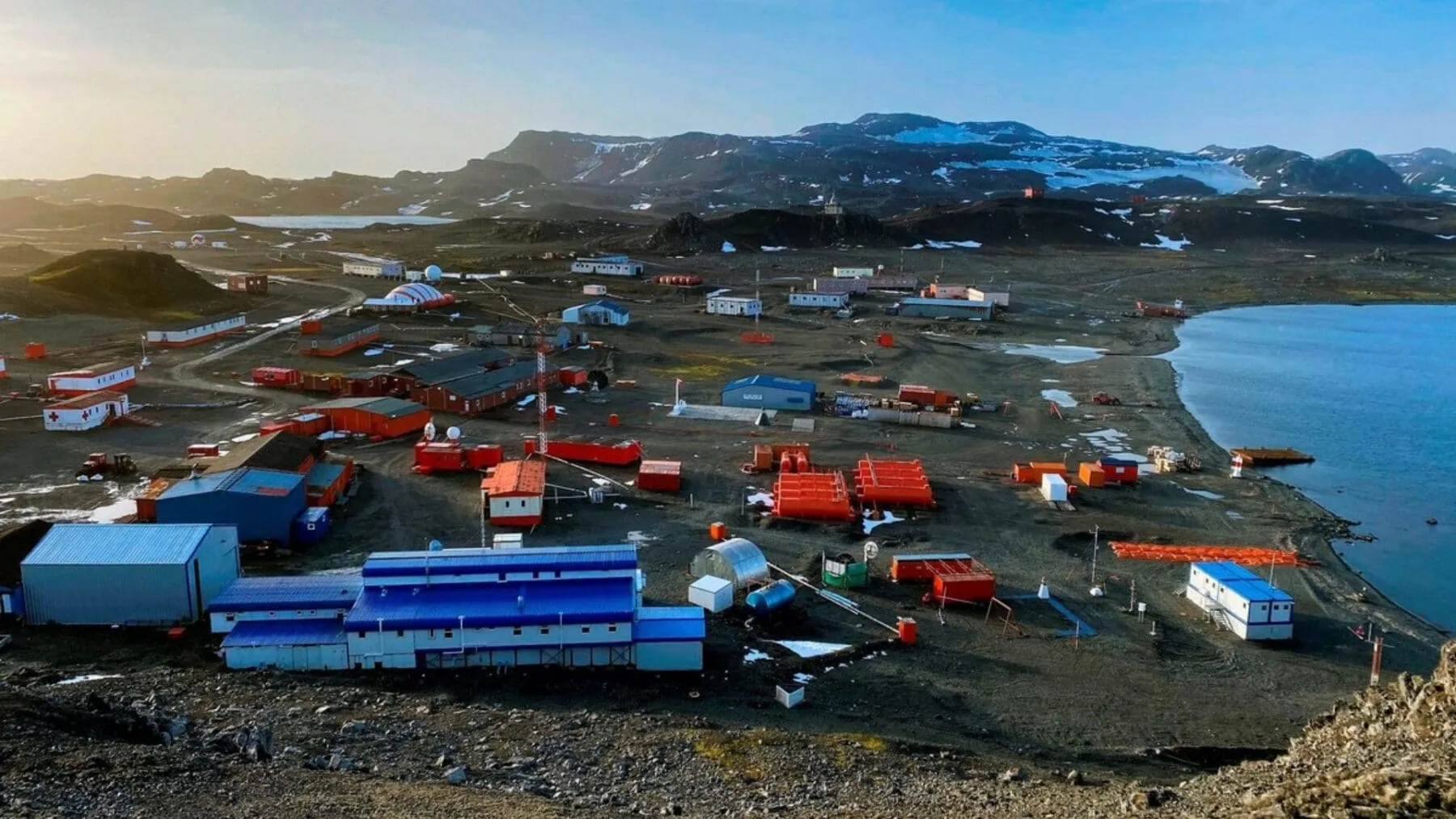 Chile expande sus infraestructuras antárticas