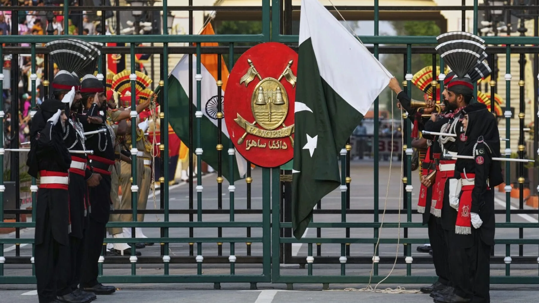 El ministro de Defensa de Pakistán afirma nuevamente que una guerra con la India es inevitable 