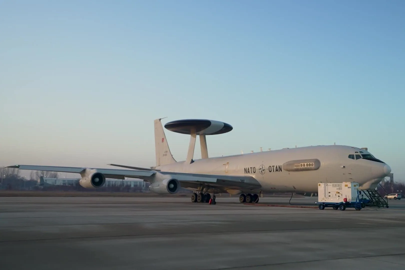 La OTAN refuerza su vigilancia aérea en el Báltico con el despliegue de aviones AWACS ante el avance militar de Rusia