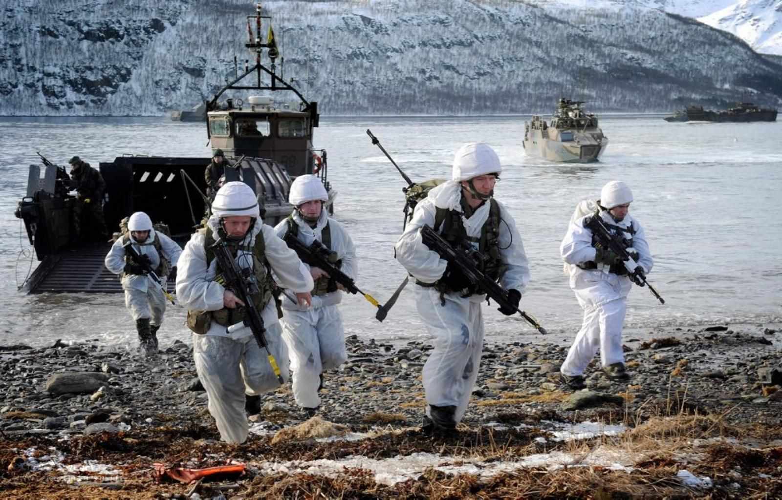 El Reino Unido refuerza su enfoque estratégico en el Ártico en medio de crecientes tensiones geopolíticas con China y Rusia