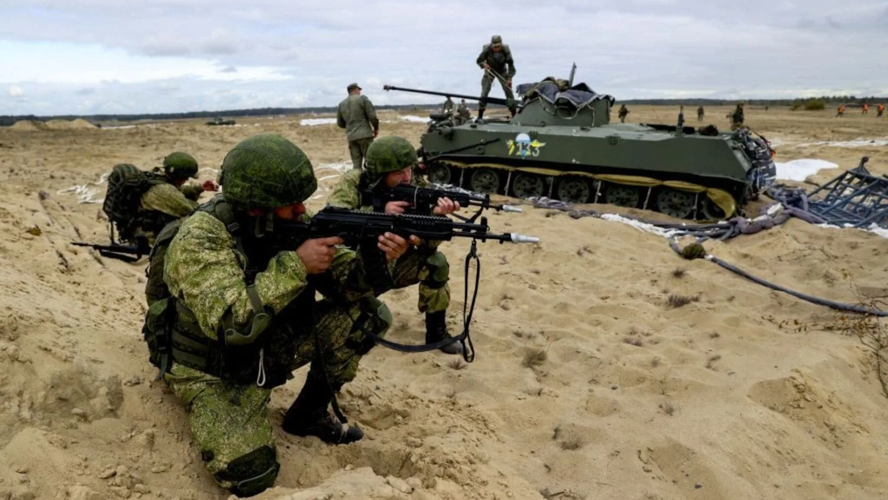 Bielorrusia reduce ejercicios militares con Rusia en medio de tensiones por la guerra en Ucrania