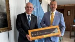 El Prefecto Nacional Naval, prefecto general Guillermo José Giménez Pérez, se reunió con el Secretario General de la Organización Marítima Internacional (OMI), Arsenio Domínguez Velasco, en el marco de la participación de la Autoridad Marítima nacional en el “110° Período de Sesiones del Comité de Seguridad Marítima” (MSC 110).