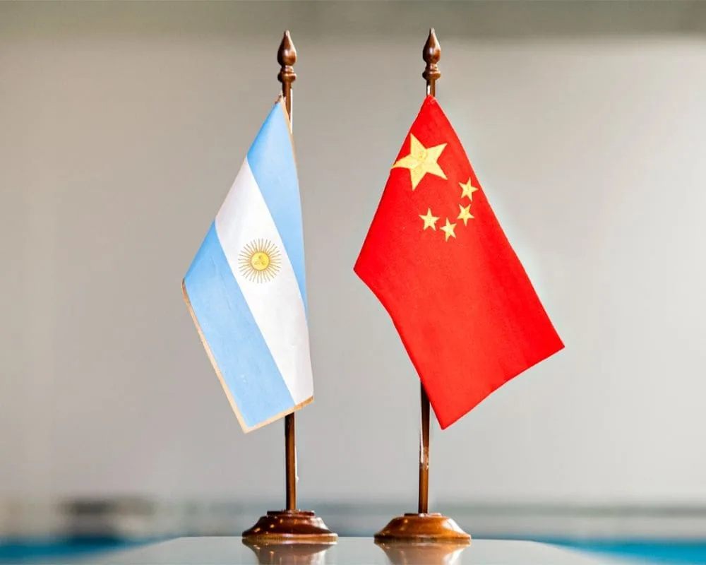 Banderas de Argentina y China