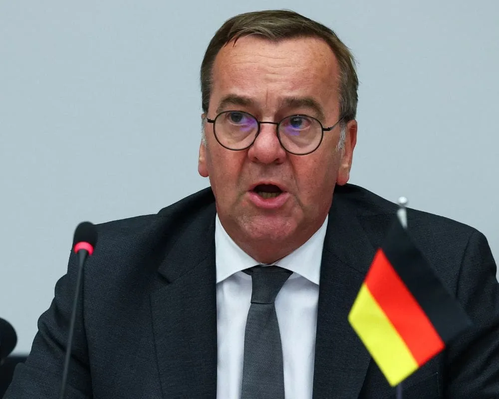 Ministro de Defensa de Alemania llega a Ucrania para negociar ayuda militar ante la parálisis del canal diplomático con Moscú