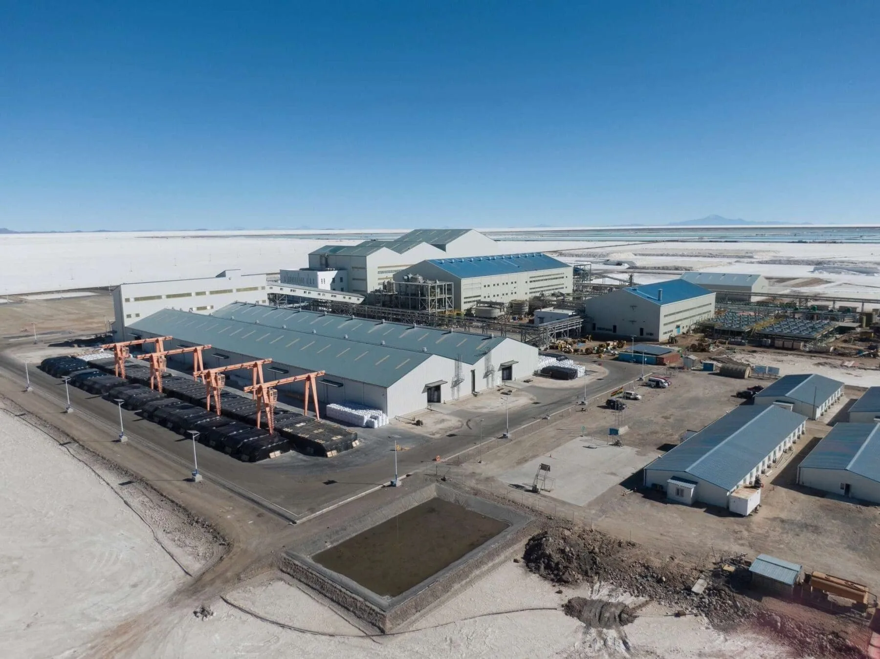 Juzgado en Bolivia ordena la “suspensión inmediata” de los contratos de litio firmados con Rusia y China, mientras el gobierno insiste pese al fallo judicial