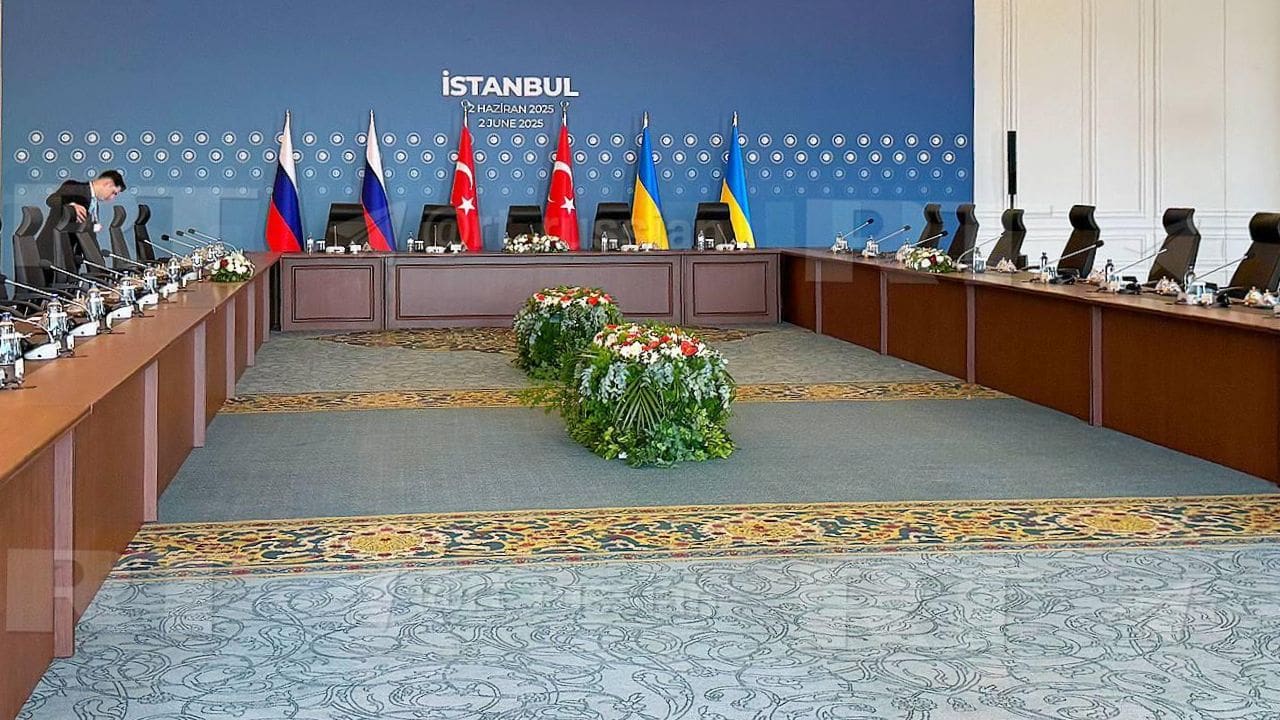 Ucrania y Rusia reinician diálogo en Estambul tras ataque a bombarderos y ofensiva récord de drones