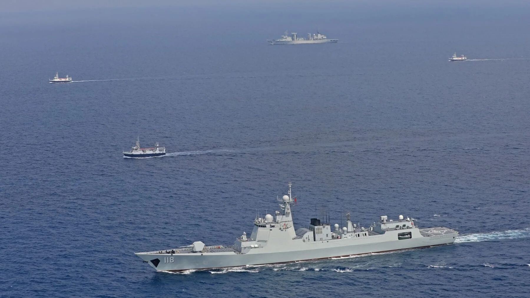 En alianza con Estados Unidos, Japón detecta dos buques de la Armada de China en sus aguas nacionales