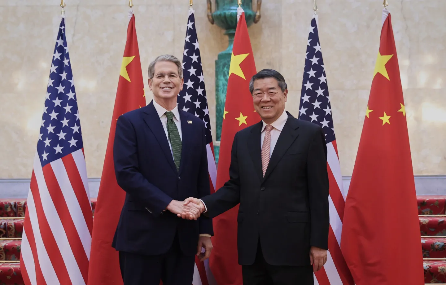 Estados Unidos y China acordaron una tregua comercial con énfasis en el suministro de tierras raras