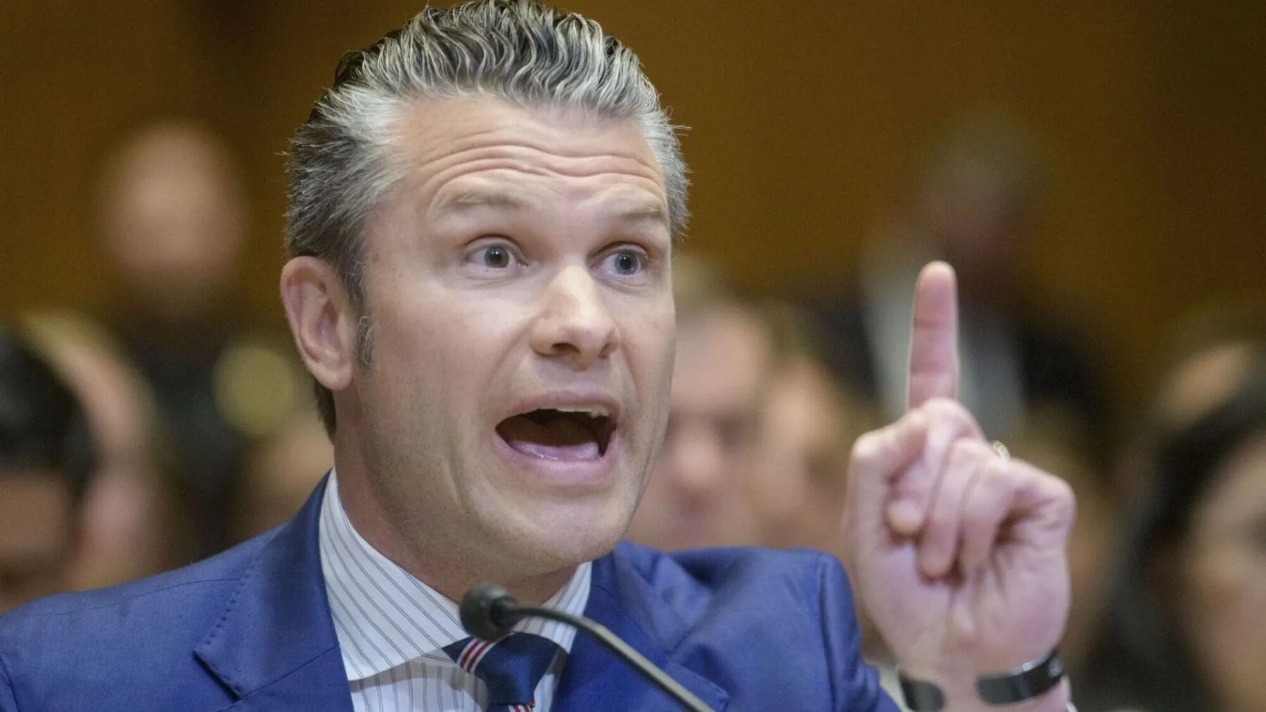 El Secretario de Defensa de EE.UU. no descarta una acción militar contra Groenlandia y Panamá