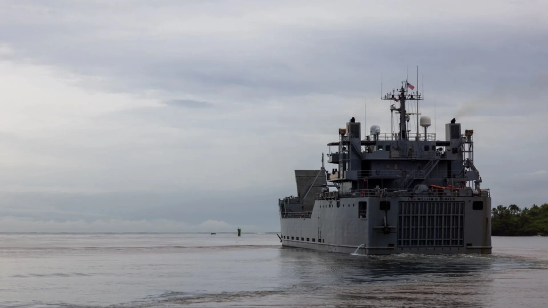 El Ejército de EE.UU. desplegó un buque de apoyo en Japón de cara a los próximos ejercicios en el Indo Pacífico