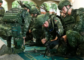 Reservistas taiwaneses participan en entrenamiento previo al combate durante el primer día del ejercicio militar anual Han Kuang, en Miaoli, el 9 de julio. Créditos: I-Hwa Cheng/AFP/Getty