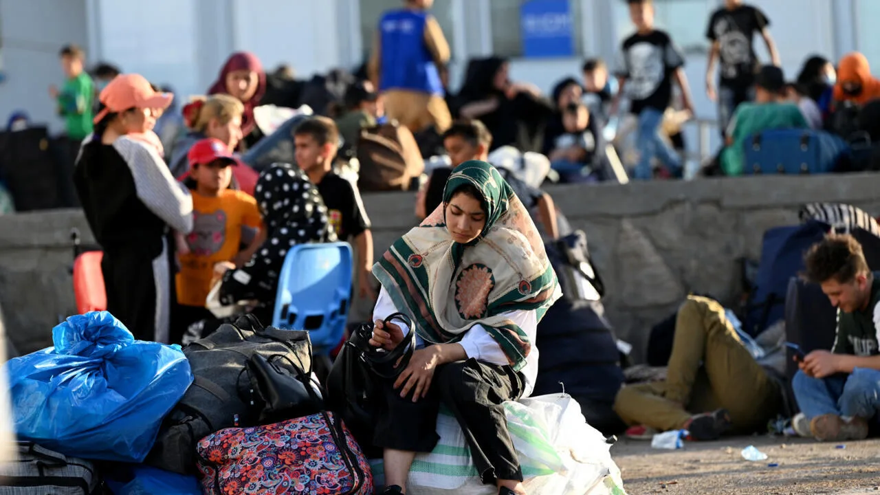 ¿Por qué miles de afganos fueron desplazados de Irán desde el reciente conflicto con Israel?