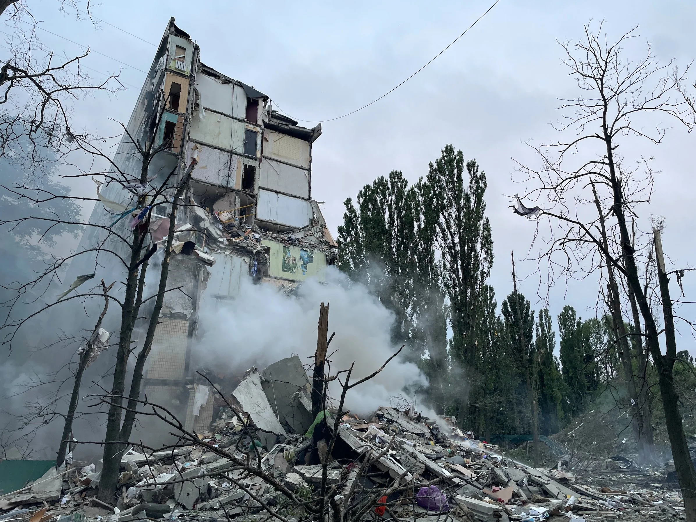 Rusia lanza una ofensiva masiva sobre Kiev utilizando misiles y drones, tras el ultimátum de Trump para alcanzar un alto al fuego con Ucrania