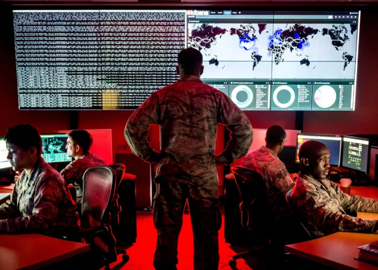 Miembros del 175º Grupo de Operaciones Ciberespaciales de las Fuerzas Aéreas estadounidenses. (Fotografía facilitada por las Fuerzas Aéreas de EE.UU.)