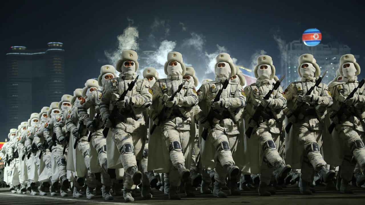 Corea del Norte refuerza su alianza con Rusia mediante el envío masivo de tropas y armamento