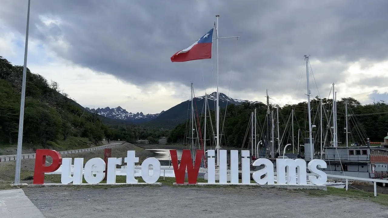 Boric reabre una vieja disputa austral con Argentina afirmando que Puerto Williams es la ciudad más austral del mundo