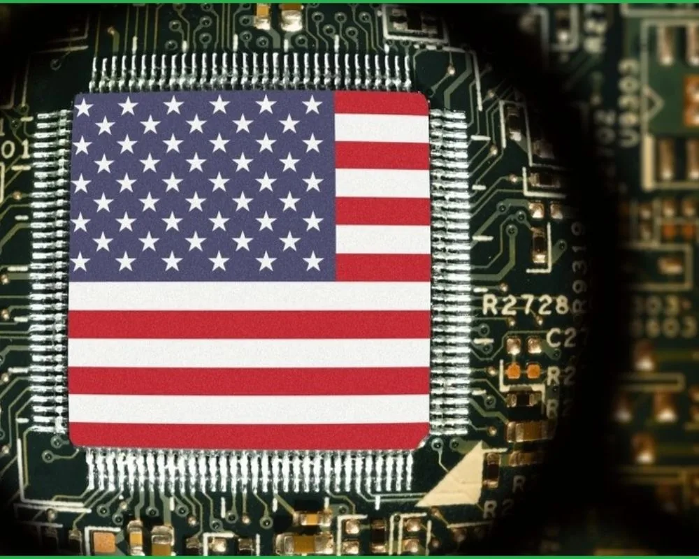 Donald Trump evalúa permitir a Nvidia y AMD vender chips de IA a China con versión reducida