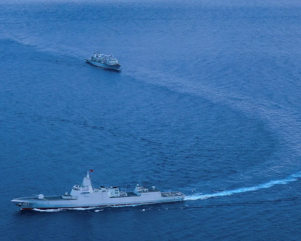 China desafía a Nueva Zelanda con despliegue de buques y maniobras militares en el Pacífico Sur