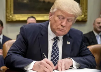 El cierre de gobierno va a concluir cuando el presidente Trump reciba y firme la ley de financiamiento aprobada por ambas cámaras del Congreso / Créditos: Andrew Harnik/AP