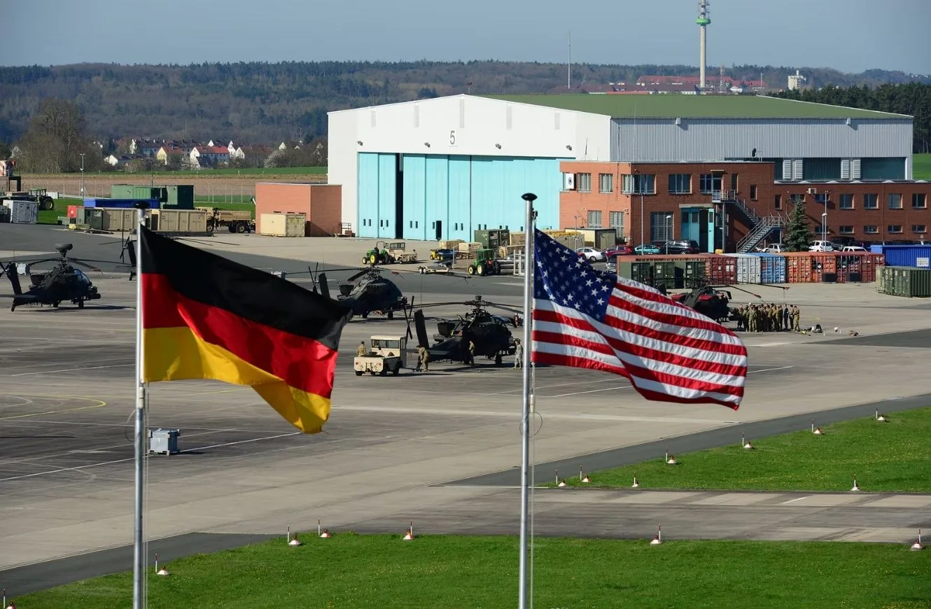 Estados Unidos despliega una brigada blindada en Europa del Este y revisa  su presencia en Alemania