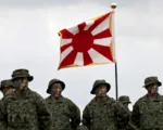 Soldados de la Brigada Anfibia de Despliegue Rápido de las Fuerzas Terrestres de Autodefensa de Japón, la primera unidad marina del país desde la Segunda Guerra Mundial. Créditos: Issei Kato/Reuters