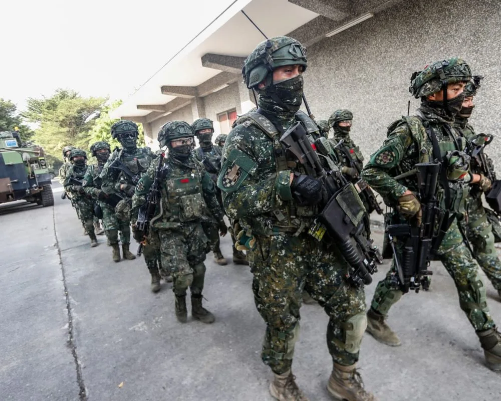 Soldados taiwaneses durante un ejercicio llevado adelante en enero de 2022. Créditos: Ceng Shou Yi/NurPhoto/Getty
