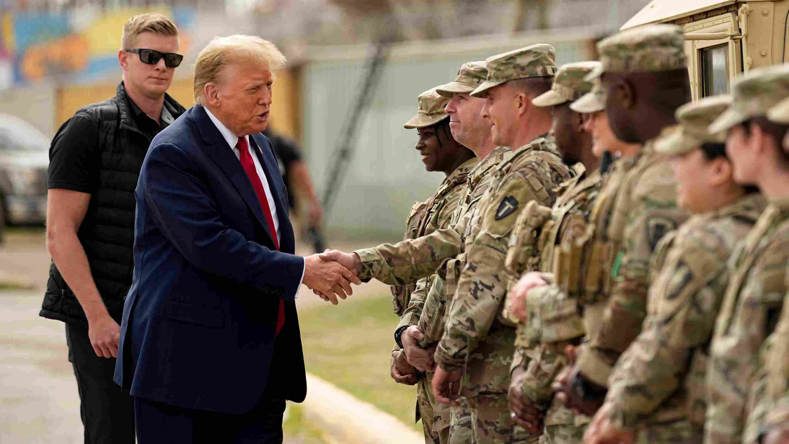 Trump autoriza ataques militares contra cárteles de drogas fuera de Estados Unidos
