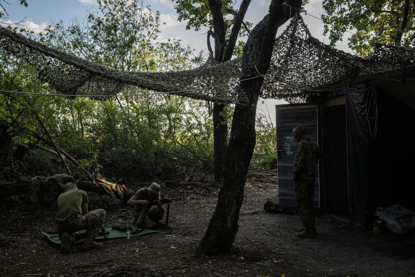Se intensifican los combates en el frente de batalla entre Ucrania y Rusia, mientras la cumbre entre Putin y Trump concluye sin acuerdos