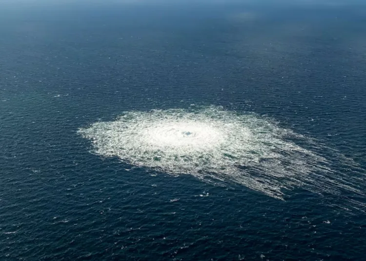 Fuga de gas de los tubos del Nord Stream cerca de la isla danesa de Bornholm, el pasado 27 de septiembre.
Foto: HANDOUT (AFP) | Vídeo: EPV